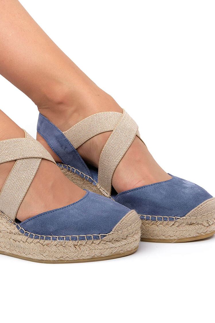 blue shoes woman
