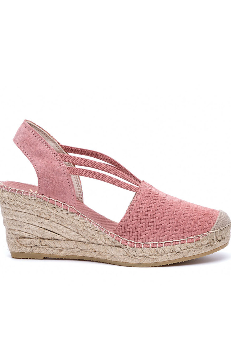 pink shoes woman